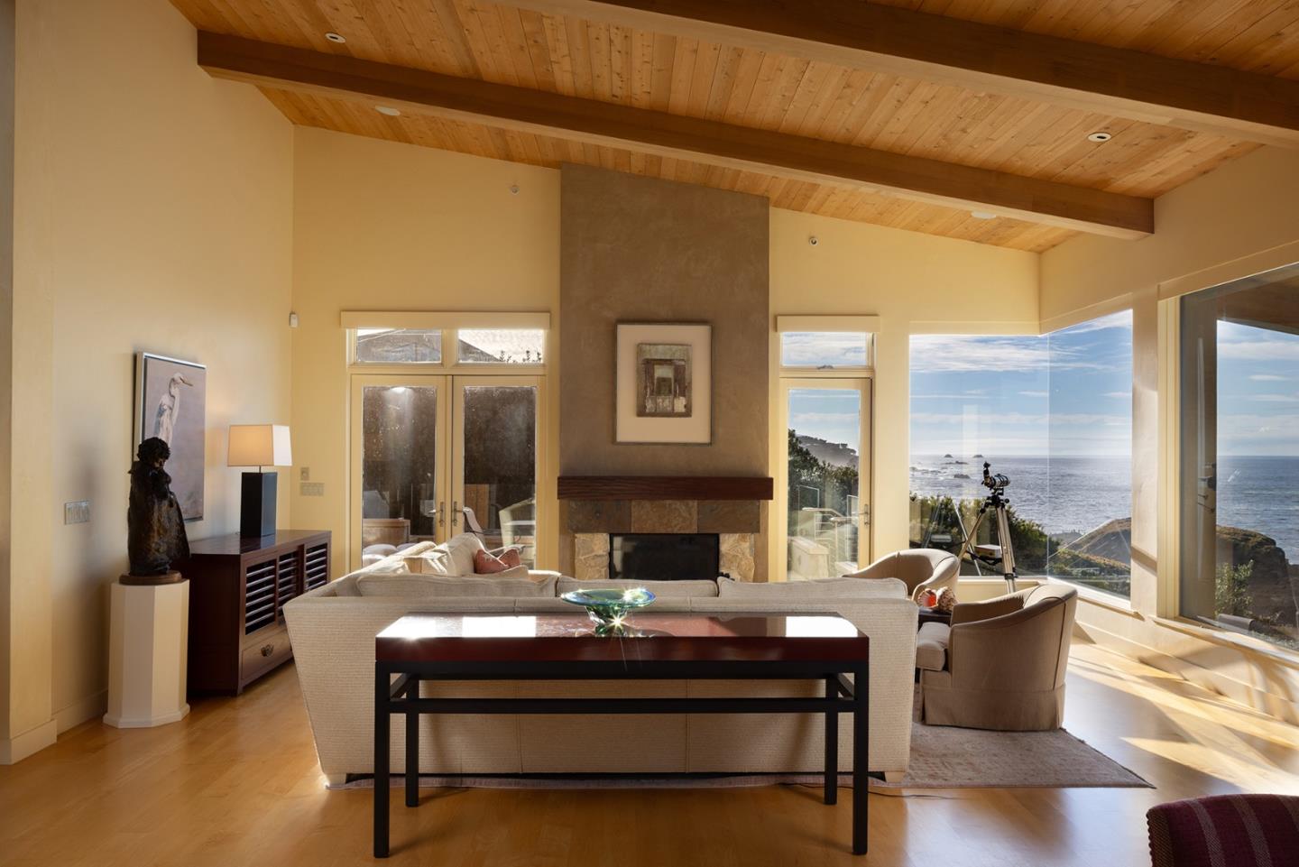 Detail Gallery Image 8 of 40 For 104 Yankee Point Dr, Carmel,  CA 93923 - 3 Beds | 4 Baths