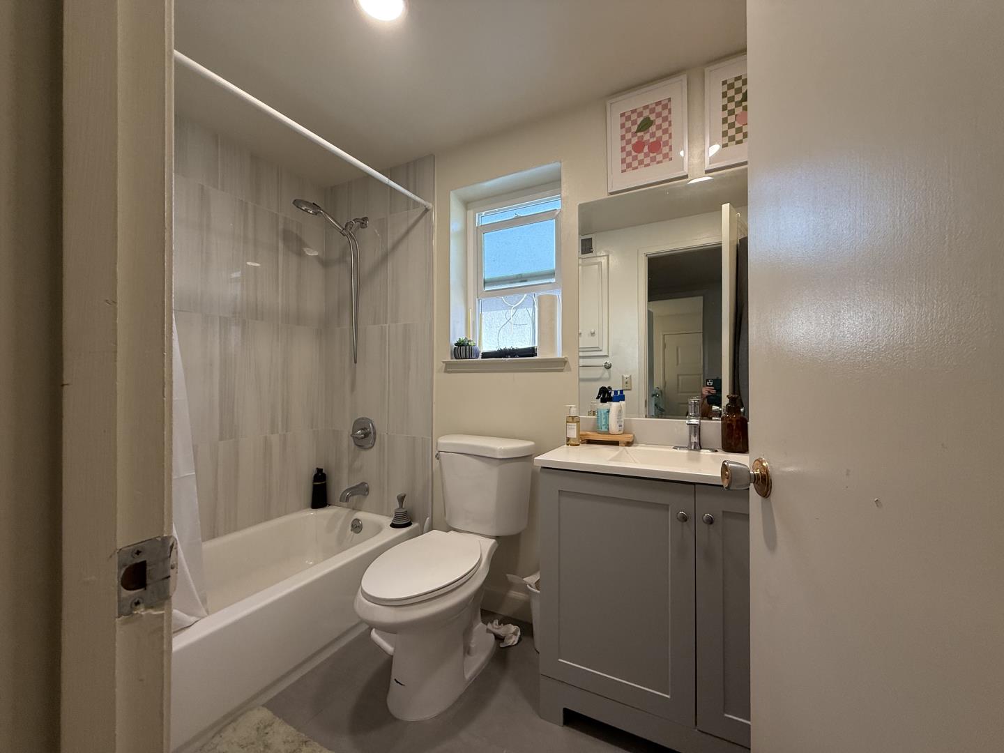 Detail Gallery Image 6 of 9 For 3173 Neal Ave #1,  San Jose,  CA 95117 - 2 Beds | 1 Baths