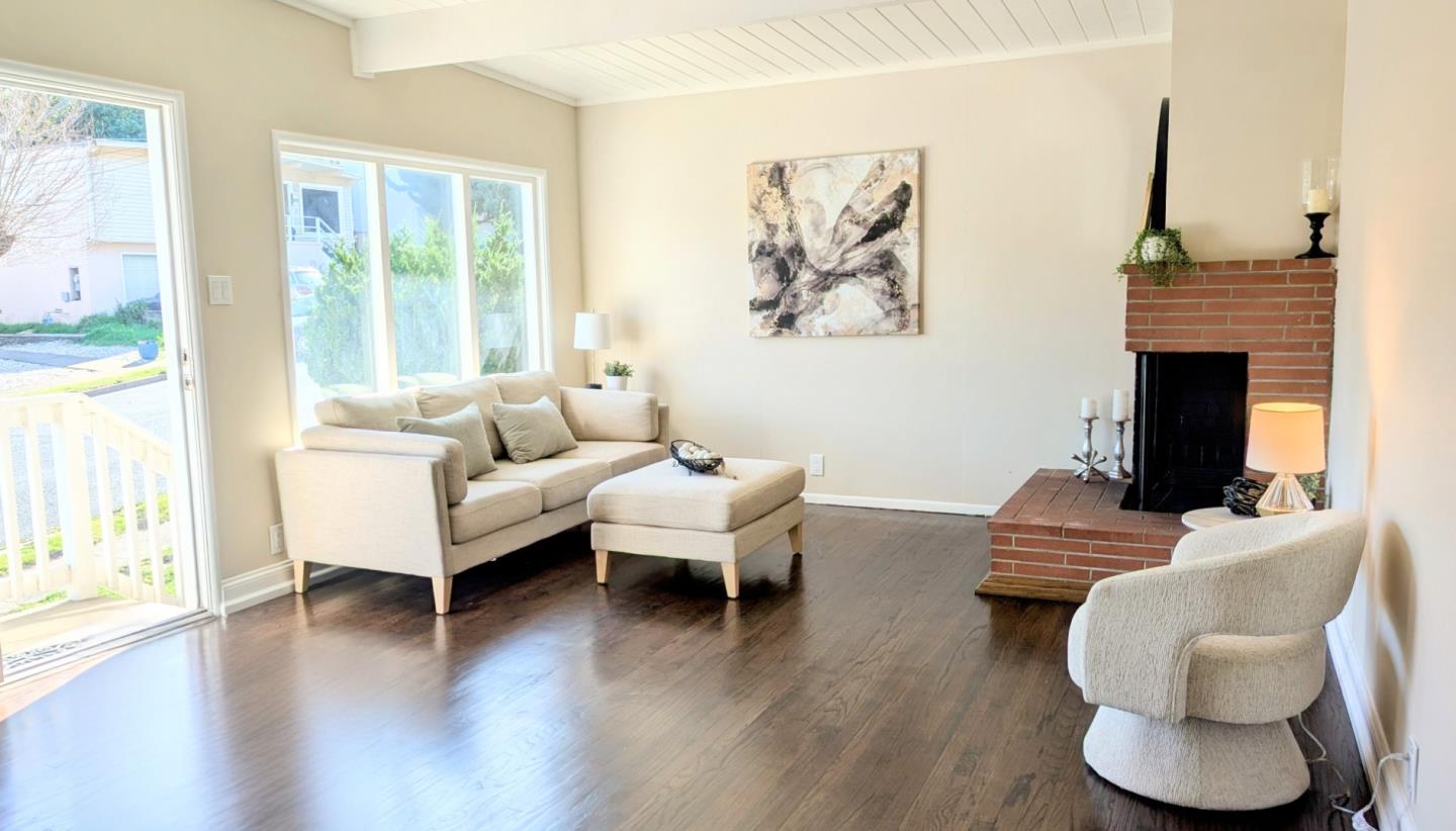 Detail Gallery Image 3 of 29 For 240 Lauren Ave, Pacifica,  CA 94044 - 3 Beds | 2 Baths