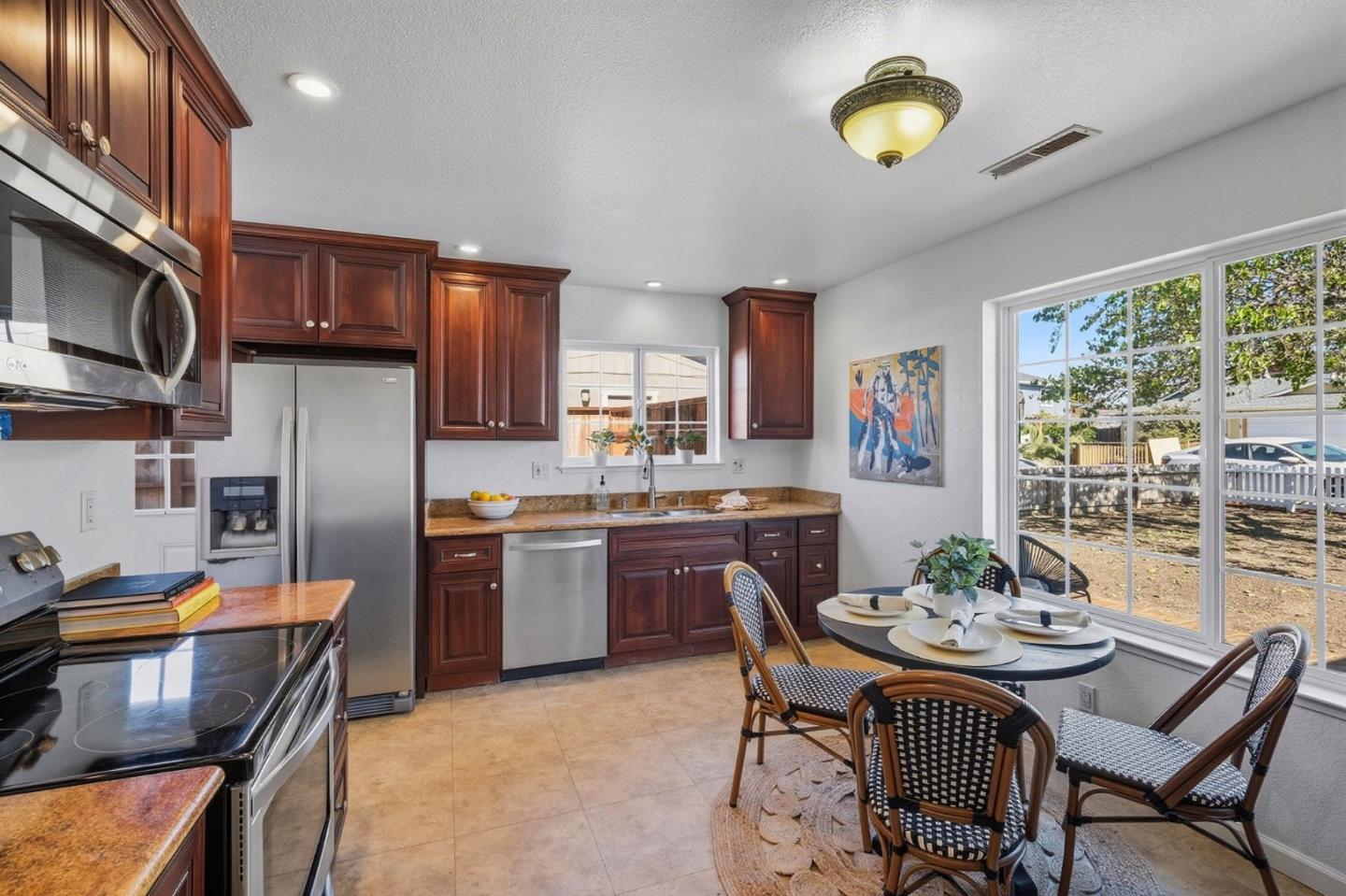 Detail Gallery Image 8 of 43 For 2027 Koopmans Ave, Santa Cruz,  CA 95062 - 3 Beds | 2 Baths