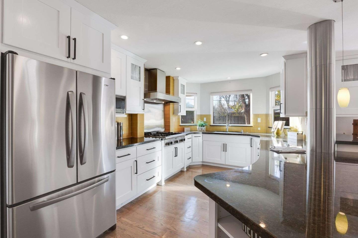 Detail Gallery Image 12 of 50 For 1063 Ginger Ln, San Jose,  CA 95128 - 4 Beds | 2/1 Baths