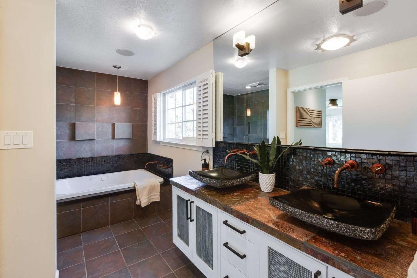 Detail Gallery Image 31 of 50 For 1063 Ginger Ln, San Jose,  CA 95128 - 4 Beds | 2/1 Baths