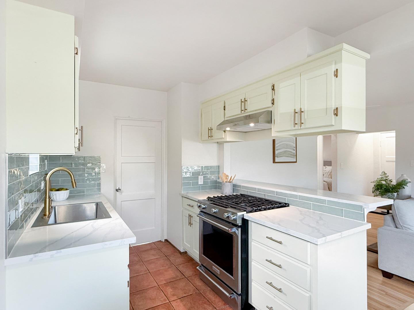 Detail Gallery Image 11 of 55 For 625 Gilroy Dr, Capitola,  CA 95010 - 2 Beds | 1 Baths