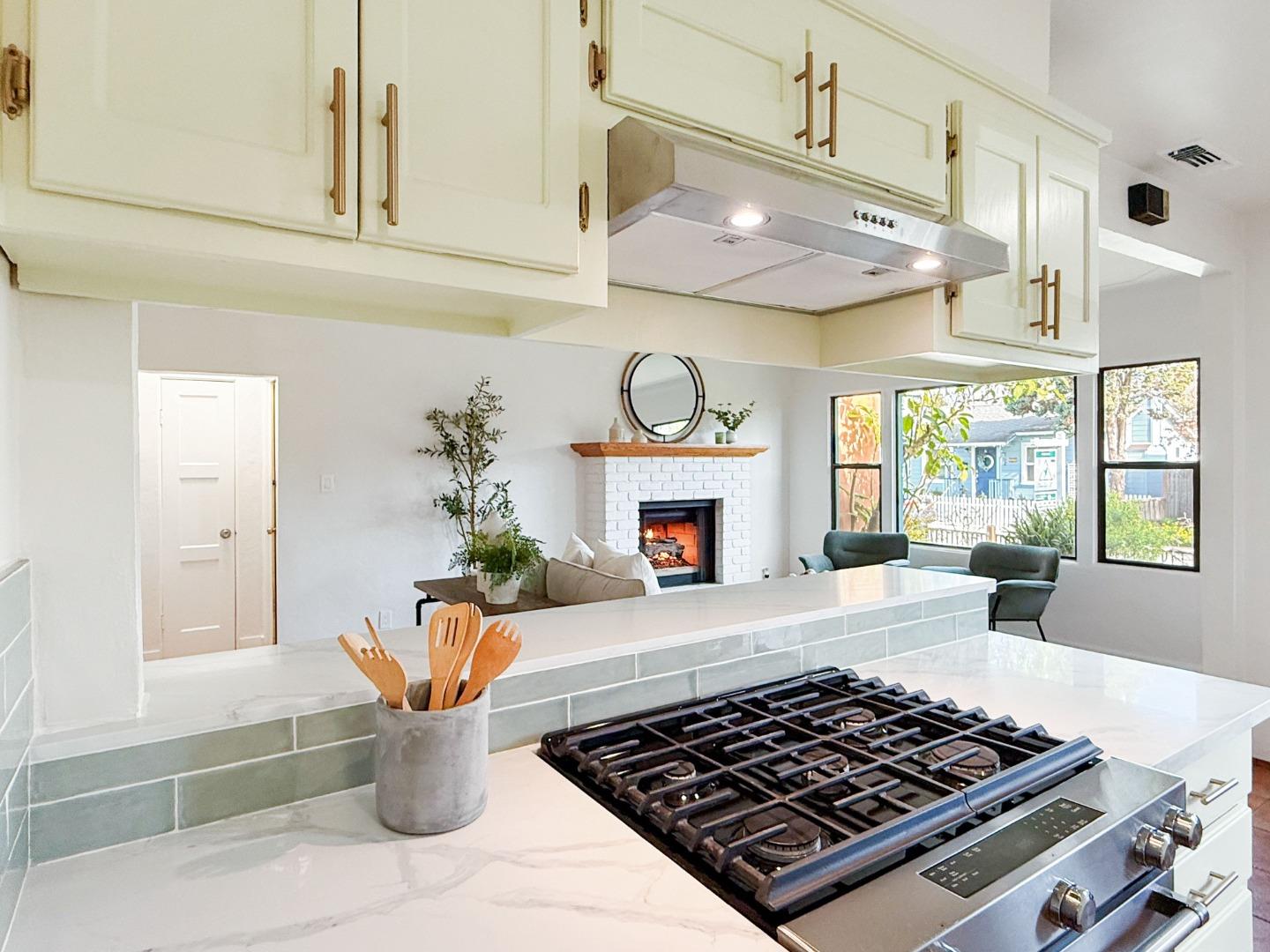 Detail Gallery Image 15 of 55 For 625 Gilroy Dr, Capitola,  CA 95010 - 2 Beds | 1 Baths