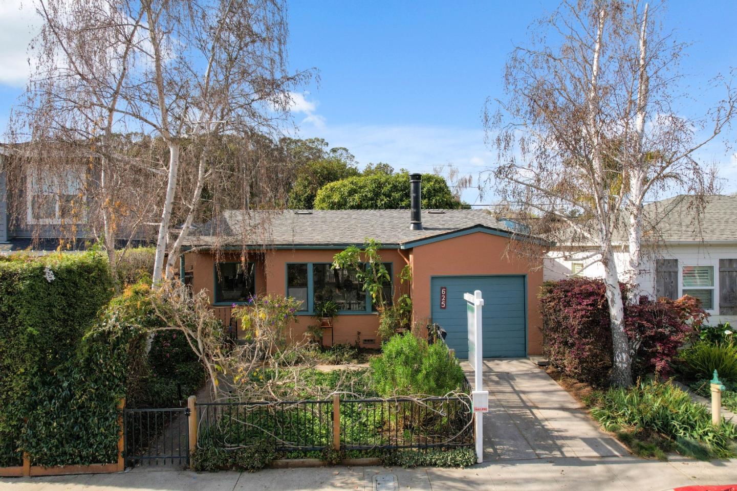 Detail Gallery Image 34 of 55 For 625 Gilroy Dr, Capitola,  CA 95010 - 2 Beds | 1 Baths