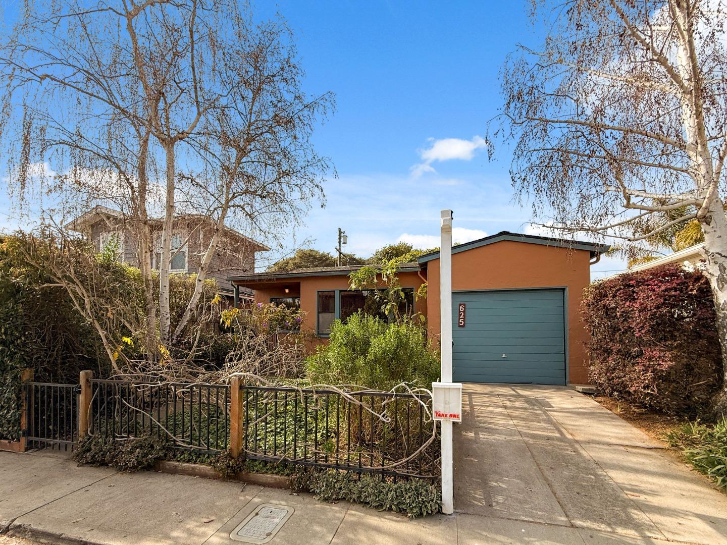 Detail Gallery Image 38 of 55 For 625 Gilroy Dr, Capitola,  CA 95010 - 2 Beds | 1 Baths