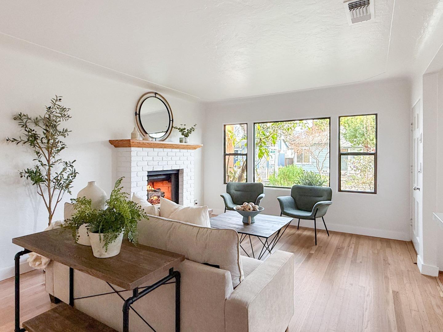 Detail Gallery Image 5 of 55 For 625 Gilroy Dr, Capitola,  CA 95010 - 2 Beds | 1 Baths