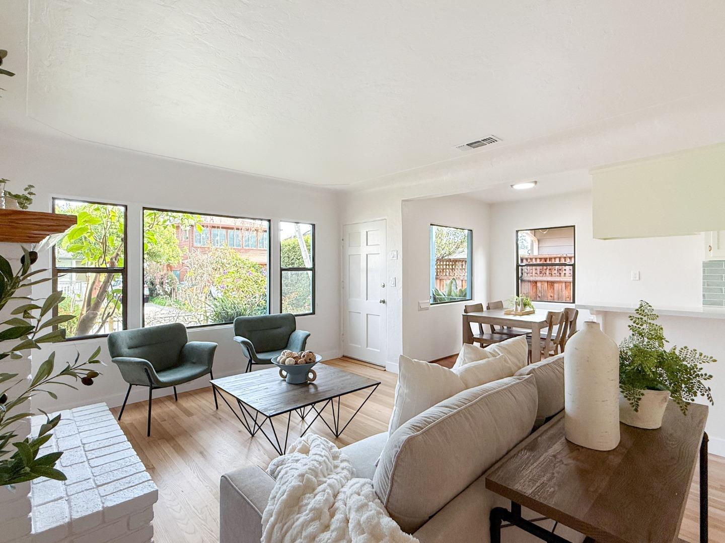 Detail Gallery Image 8 of 55 For 625 Gilroy Dr, Capitola,  CA 95010 - 2 Beds | 1 Baths