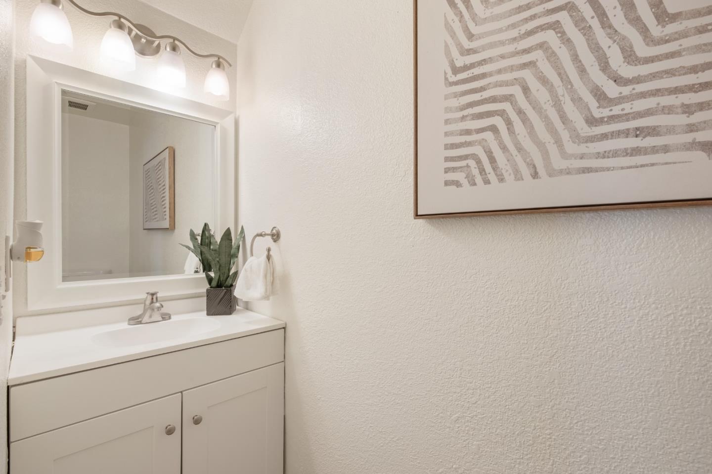 Detail Gallery Image 10 of 11 For 19861 Portal Plz, Cupertino,  CA 95014 - 2 Beds | 2/1 Baths