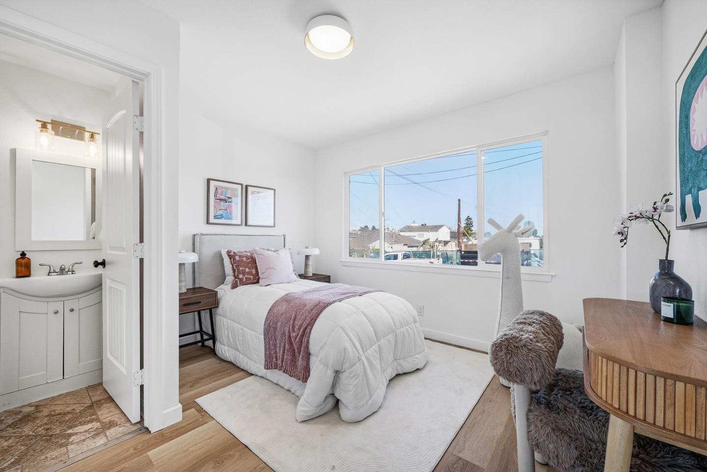 Detail Gallery Image 10 of 30 For 408 Cypress Ave, Millbrae,  CA 94030 - 3 Beds | 1/1 Baths