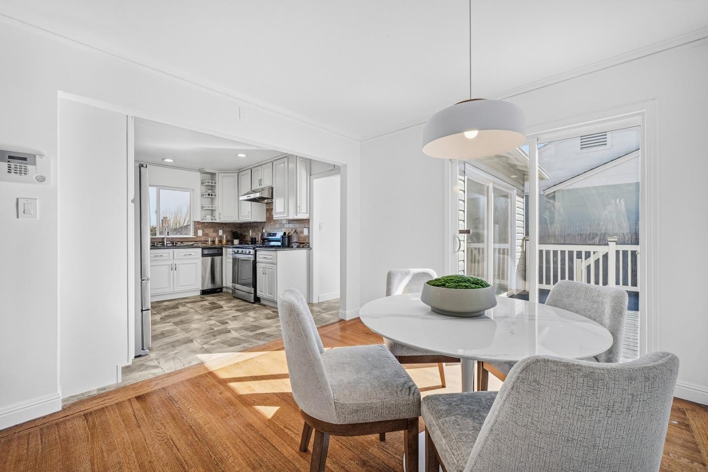 Detail Gallery Image 16 of 30 For 408 Cypress Ave, Millbrae,  CA 94030 - 3 Beds | 1/1 Baths