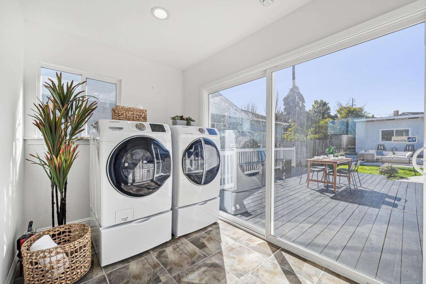 Detail Gallery Image 19 of 30 For 408 Cypress Ave, Millbrae,  CA 94030 - 3 Beds | 1/1 Baths