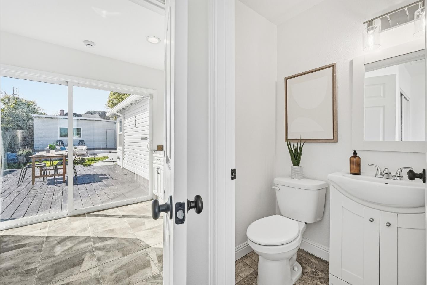 Detail Gallery Image 21 of 30 For 408 Cypress Ave, Millbrae,  CA 94030 - 3 Beds | 1/1 Baths