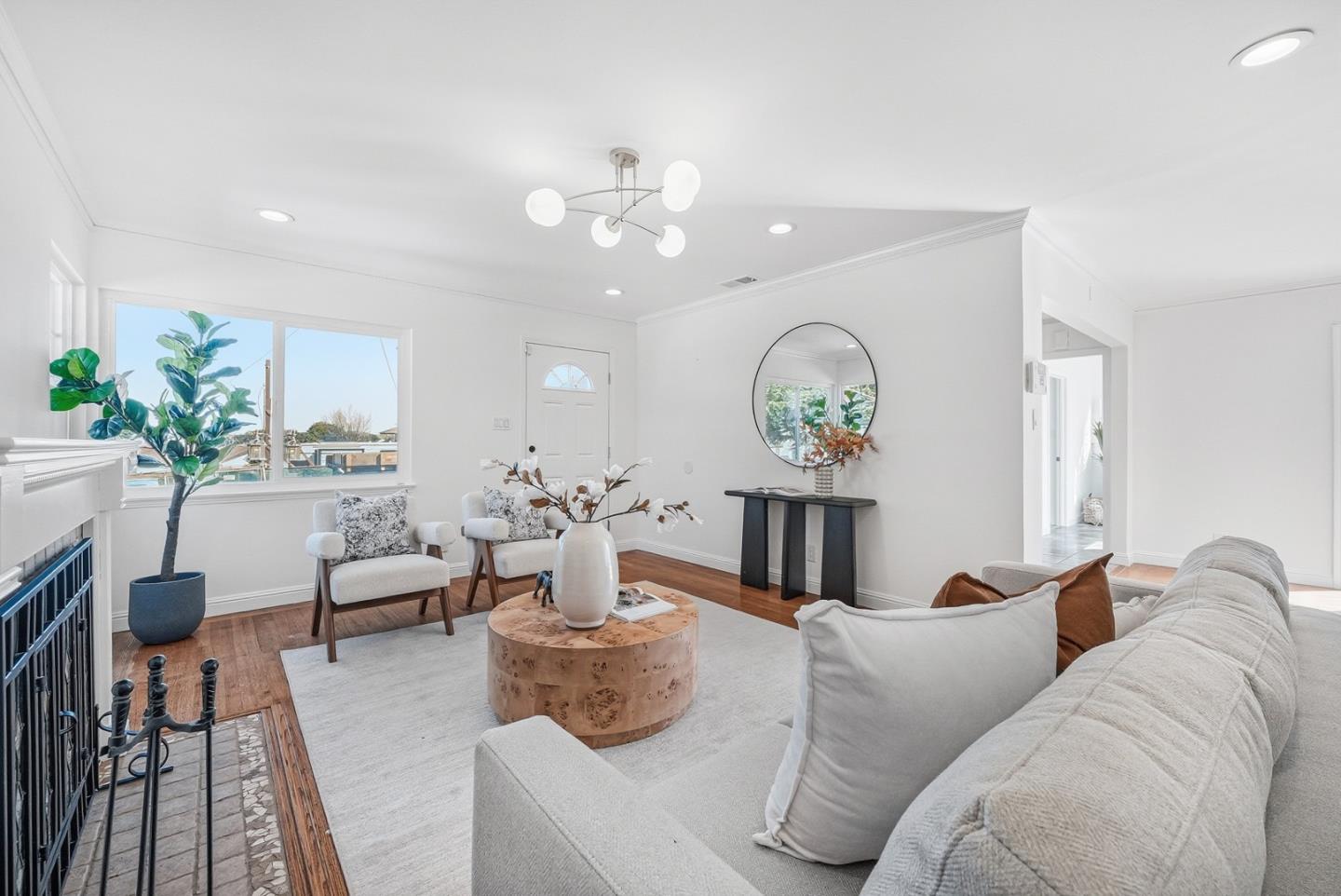 Detail Gallery Image 4 of 30 For 408 Cypress Ave, Millbrae,  CA 94030 - 3 Beds | 1/1 Baths