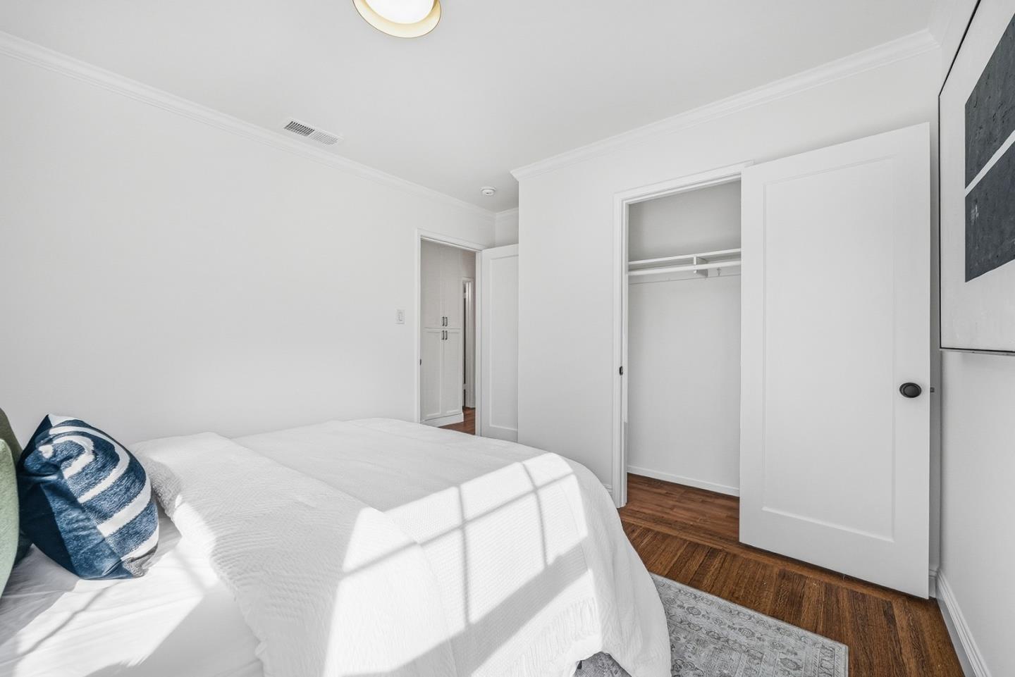 Detail Gallery Image 9 of 30 For 408 Cypress Ave, Millbrae,  CA 94030 - 3 Beds | 1/1 Baths