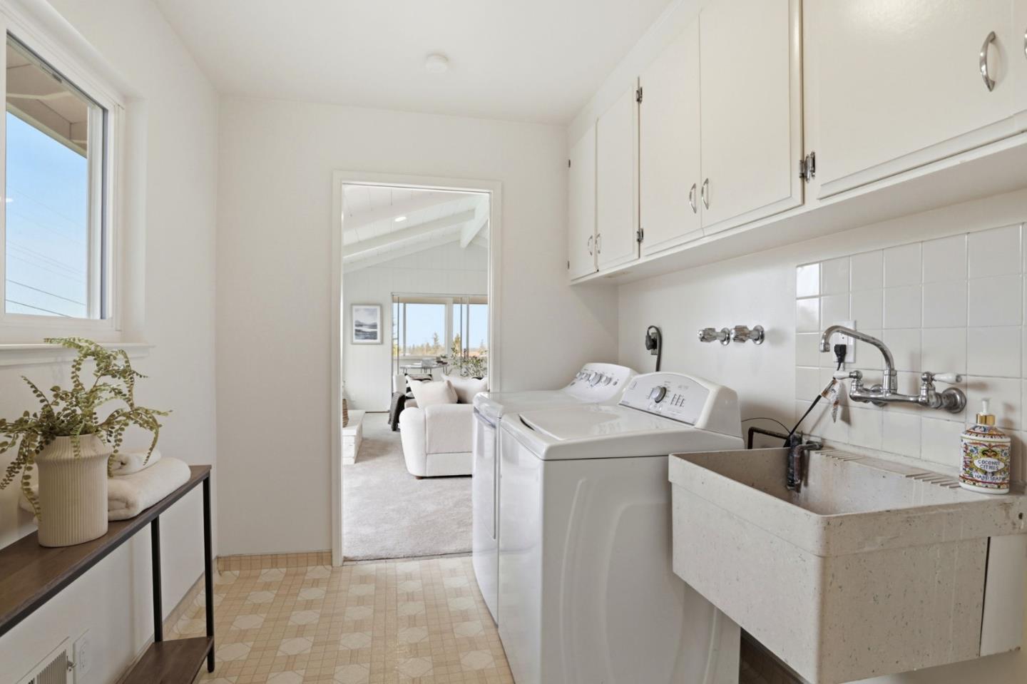 Detail Gallery Image 39 of 48 For 945 Andover Way, Los Altos,  CA 94024 - 5 Beds | 3 Baths