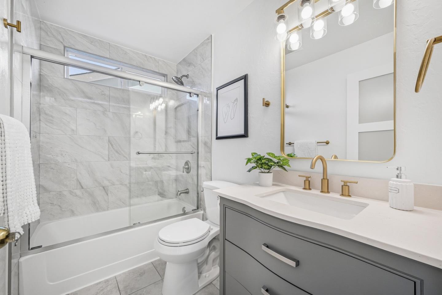 Detail Gallery Image 17 of 29 For 6290 Mahan Dr, San Jose,  CA 95123 - 3 Beds | 2 Baths