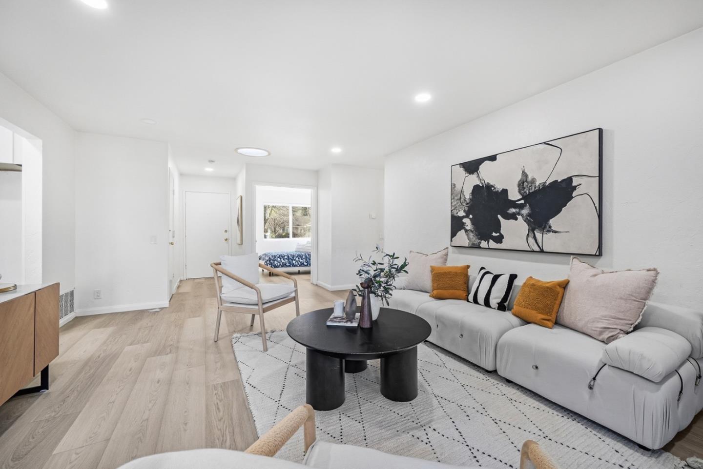 Detail Gallery Image 5 of 29 For 6290 Mahan Dr, San Jose,  CA 95123 - 3 Beds | 2 Baths