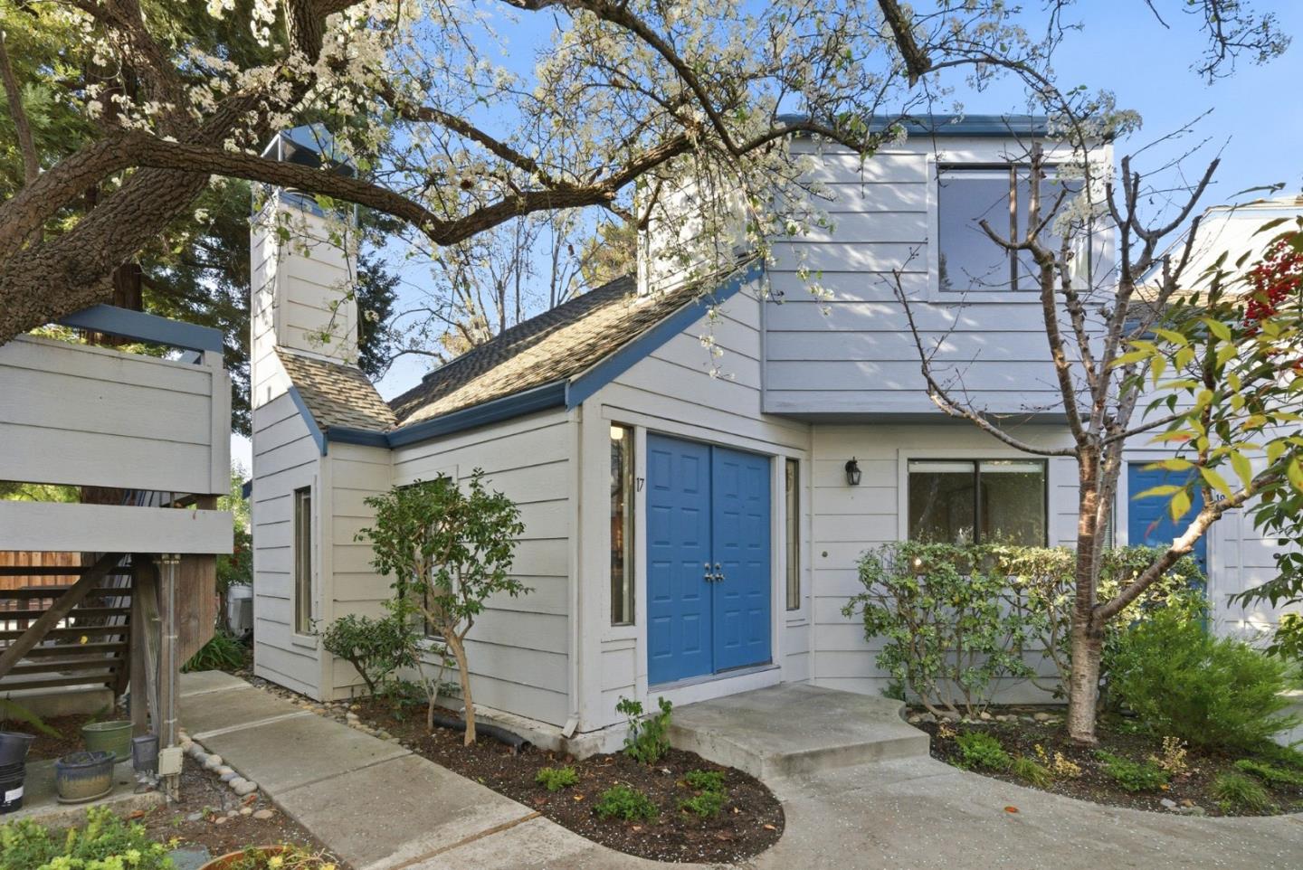 Detail Gallery Image 2 of 46 For 248 Walker Dr #17,  Mountain View,  CA 94043 - 2 Beds | 2/1 Baths