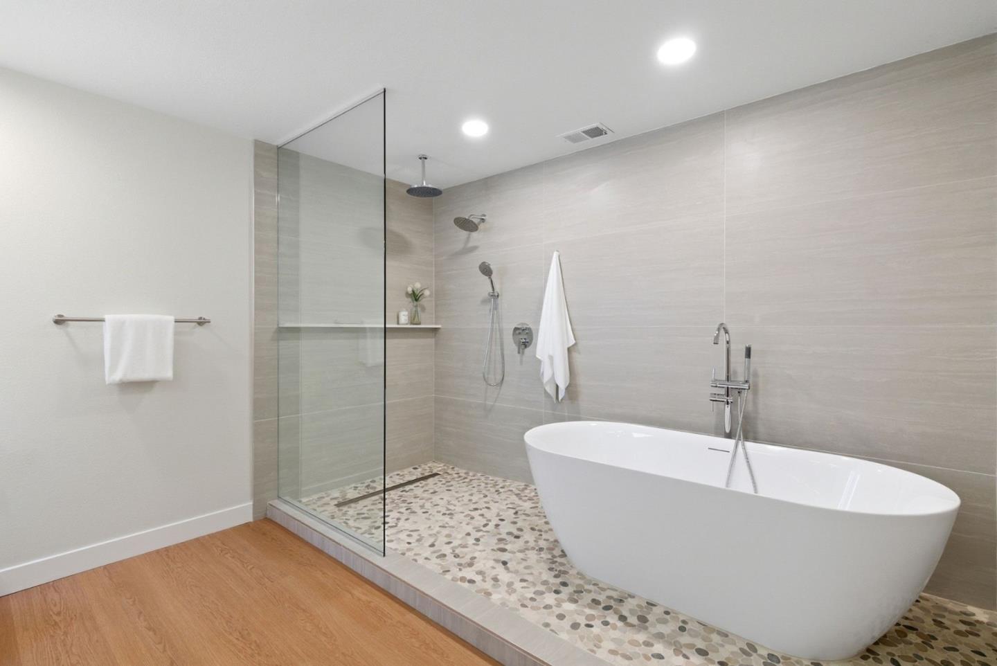 Detail Gallery Image 22 of 46 For 248 Walker Dr #17,  Mountain View,  CA 94043 - 2 Beds | 2/1 Baths