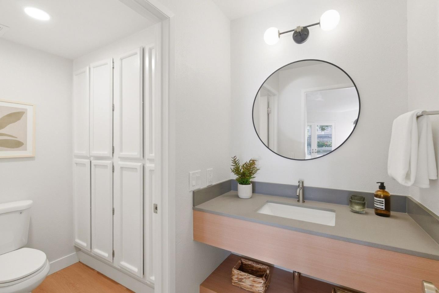 Detail Gallery Image 30 of 46 For 248 Walker Dr #17,  Mountain View,  CA 94043 - 2 Beds | 2/1 Baths