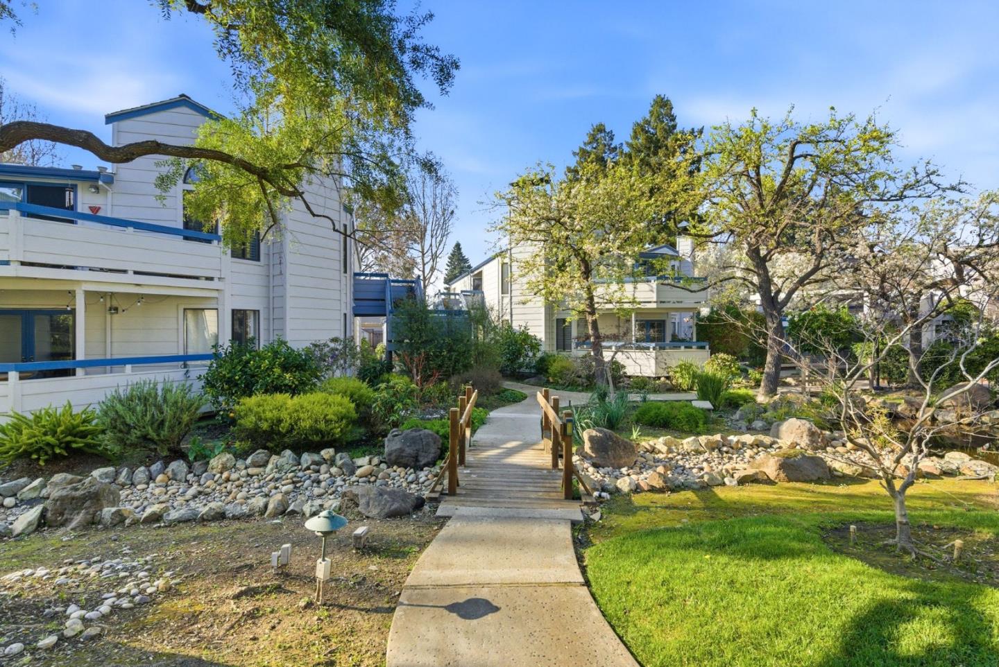 Detail Gallery Image 41 of 46 For 248 Walker Dr #17,  Mountain View,  CA 94043 - 2 Beds | 2/1 Baths