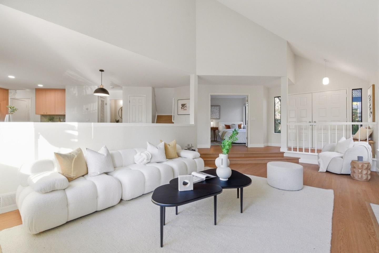 Detail Gallery Image 6 of 46 For 248 Walker Dr #17,  Mountain View,  CA 94043 - 2 Beds | 2/1 Baths