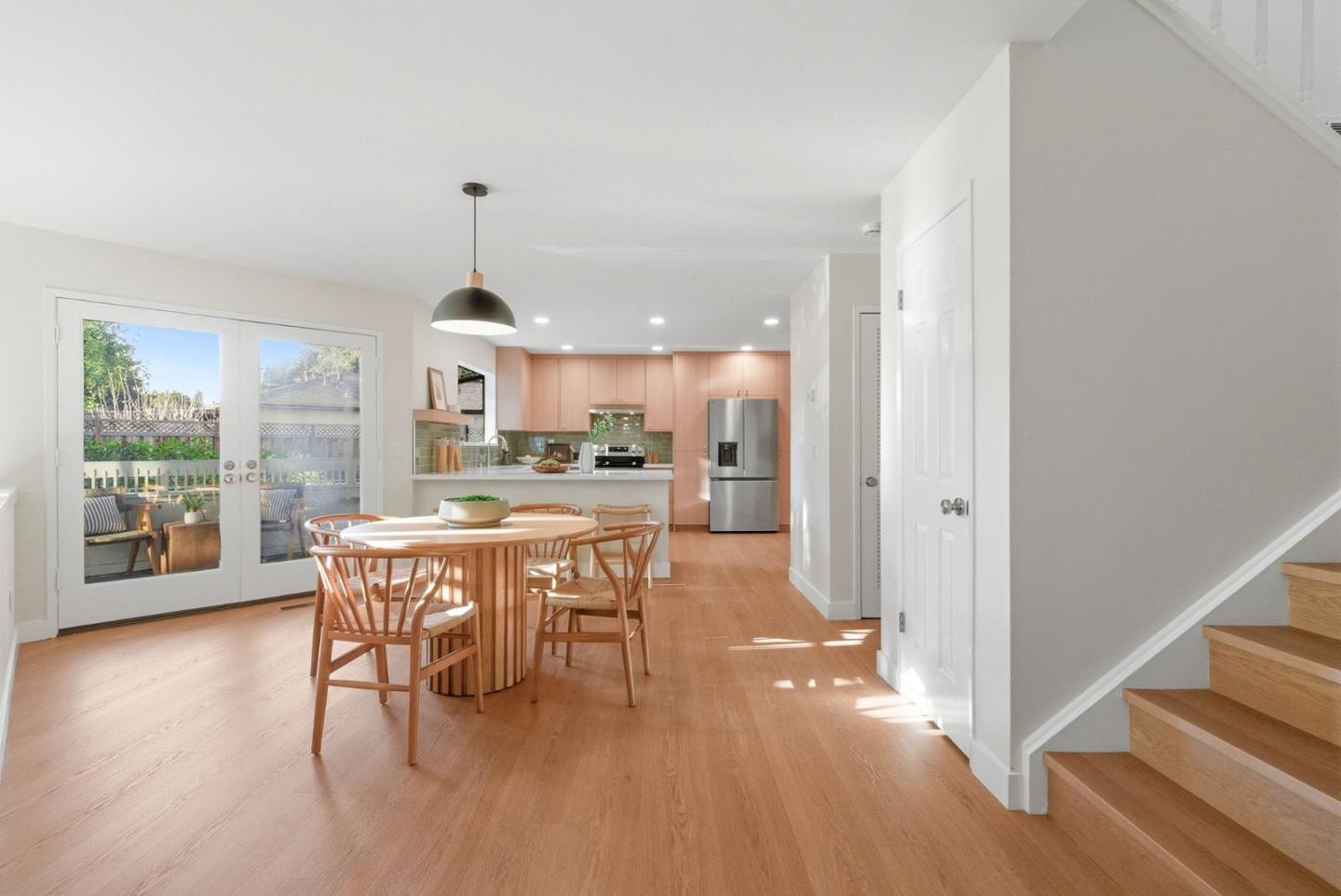 Detail Gallery Image 7 of 46 For 248 Walker Dr #17,  Mountain View,  CA 94043 - 2 Beds | 2/1 Baths