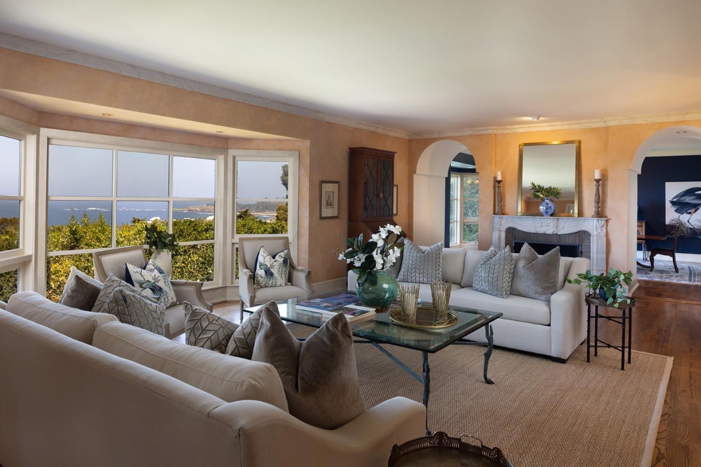 Detail Gallery Image 10 of 60 For 228 Lower Walden Rd, Carmel,  CA 93923 - 4 Beds | 4/1 Baths