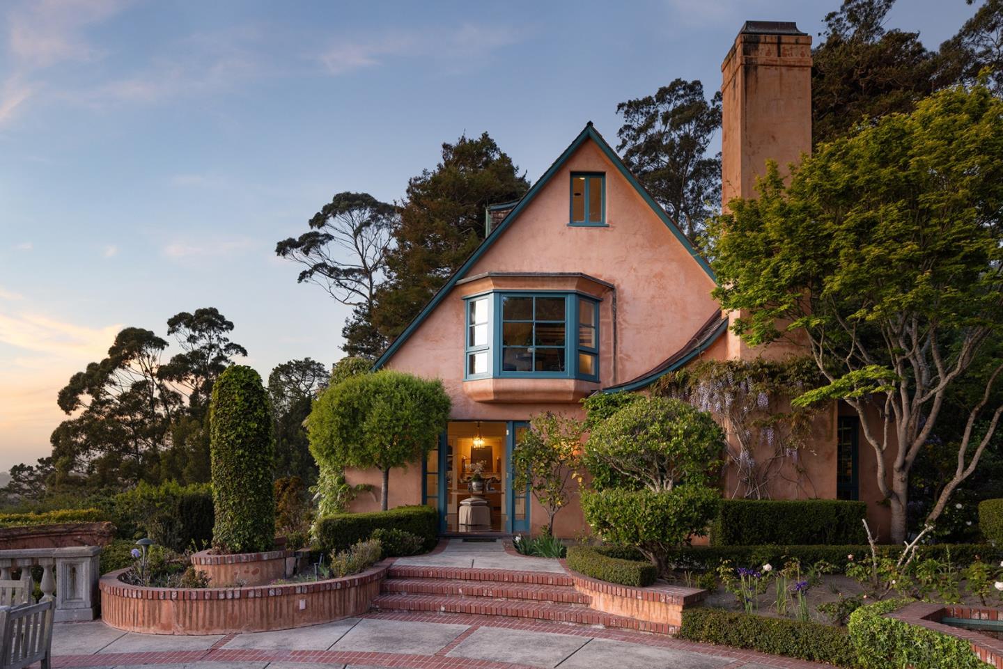 Detail Gallery Image 14 of 60 For 228 Lower Walden Rd, Carmel,  CA 93923 - 4 Beds | 4/1 Baths