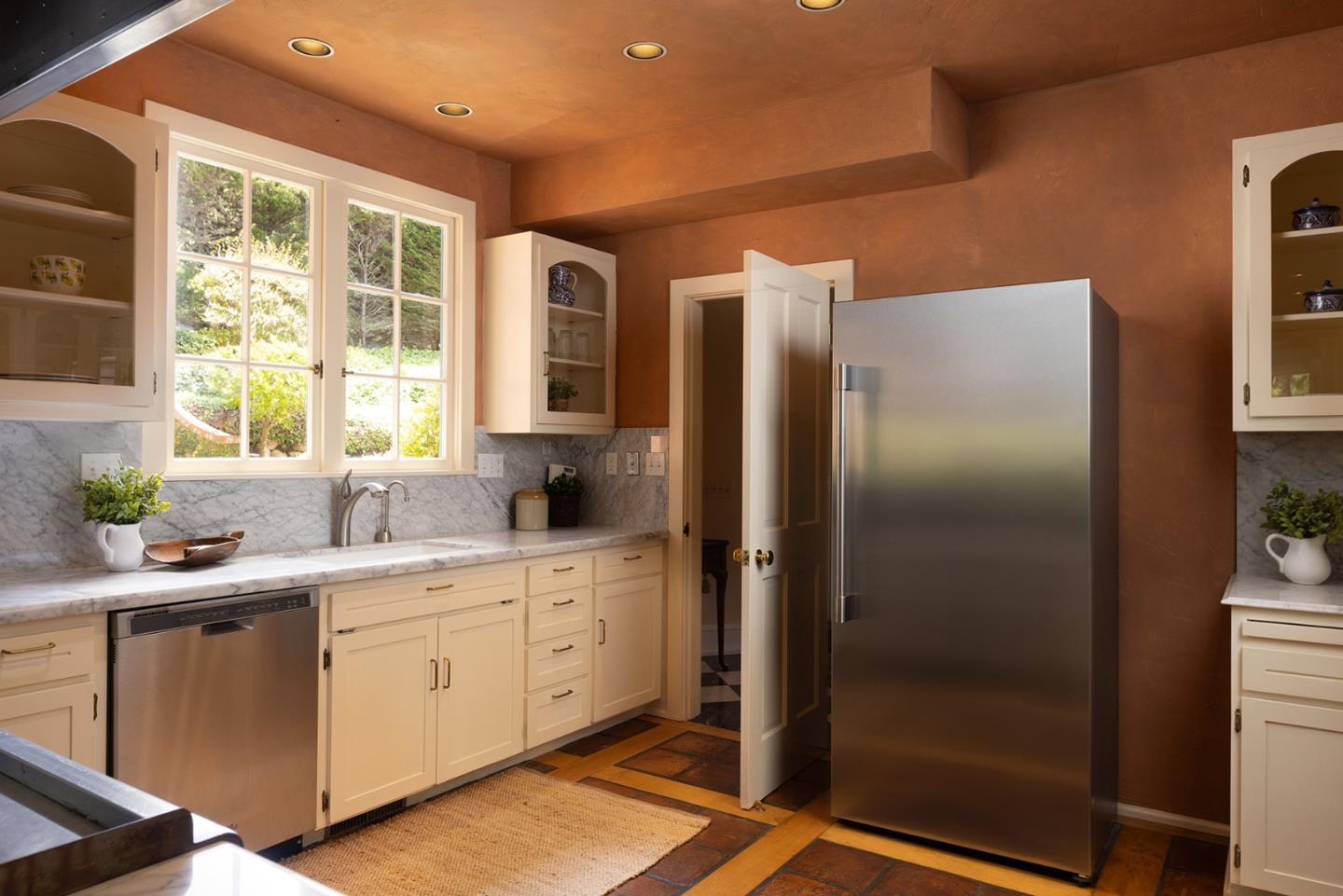 Detail Gallery Image 20 of 60 For 228 Lower Walden Rd, Carmel,  CA 93923 - 4 Beds | 4/1 Baths