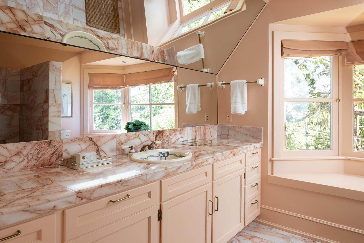 Detail Gallery Image 31 of 60 For 228 Lower Walden Rd, Carmel,  CA 93923 - 4 Beds | 4/1 Baths