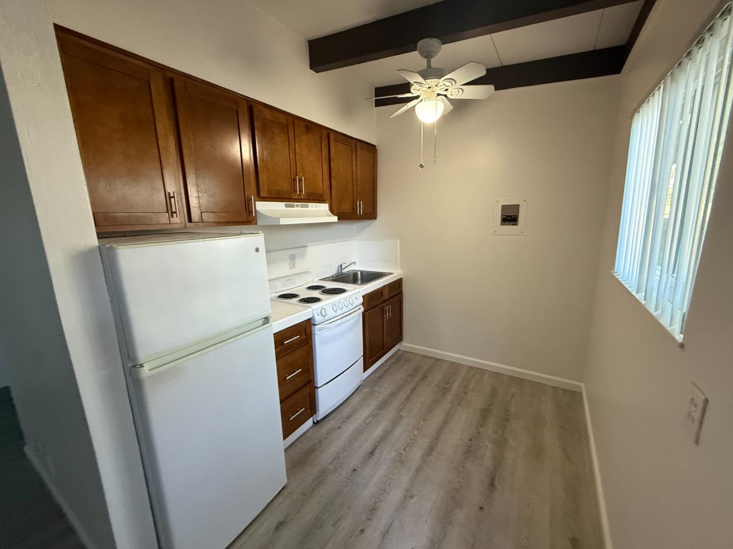 Detail Gallery Image 7 of 13 For 962 W Weddell Dr, Sunnyvale,  CA 94089 - – Beds | – Baths