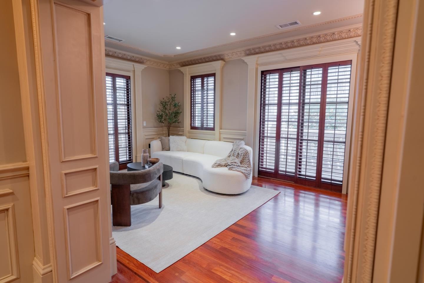 Detail Gallery Image 5 of 35 For 222 6th Ave #302,  San Mateo,  CA 94401 - 3 Beds | 2/1 Baths