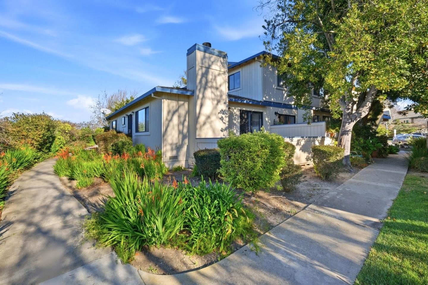 Detail Gallery Image 4 of 27 For 229 Silver Leaf Dr #B,  Watsonville,  CA 95076 - 3 Beds | 1/1 Baths