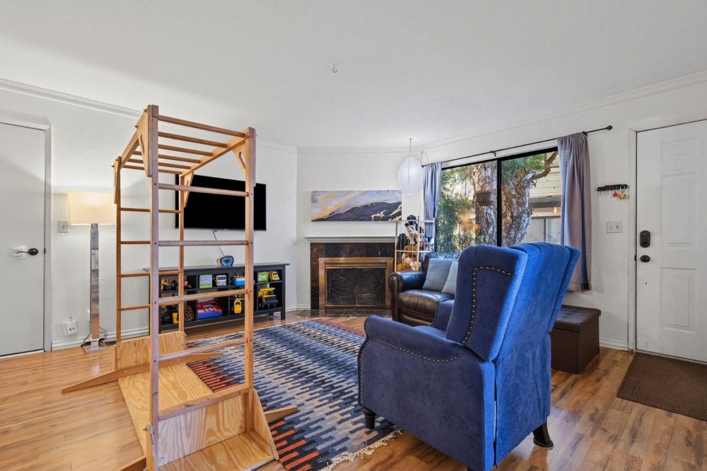 Detail Gallery Image 6 of 27 For 229 Silver Leaf Dr #B,  Watsonville,  CA 95076 - 3 Beds | 1/1 Baths