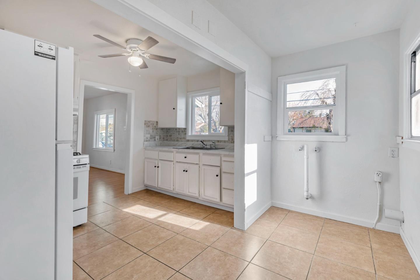 Detail Gallery Image 15 of 29 For 2343 Erickson St, Sacramento,  CA 95815 - – Beds | – Baths