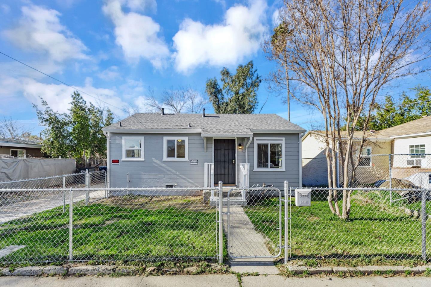 Detail Gallery Image 6 of 29 For 2343 Erickson St, Sacramento,  CA 95815 - – Beds | – Baths