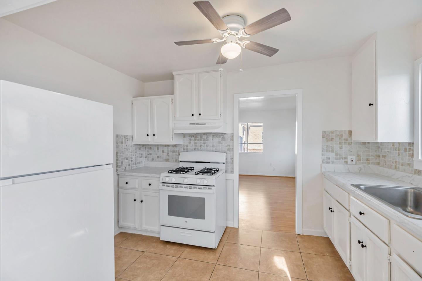 Detail Gallery Image 7 of 29 For 2343 Erickson St, Sacramento,  CA 95815 - – Beds | – Baths