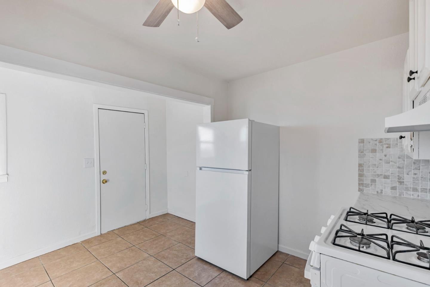 Detail Gallery Image 8 of 29 For 2343 Erickson St, Sacramento,  CA 95815 - – Beds | – Baths