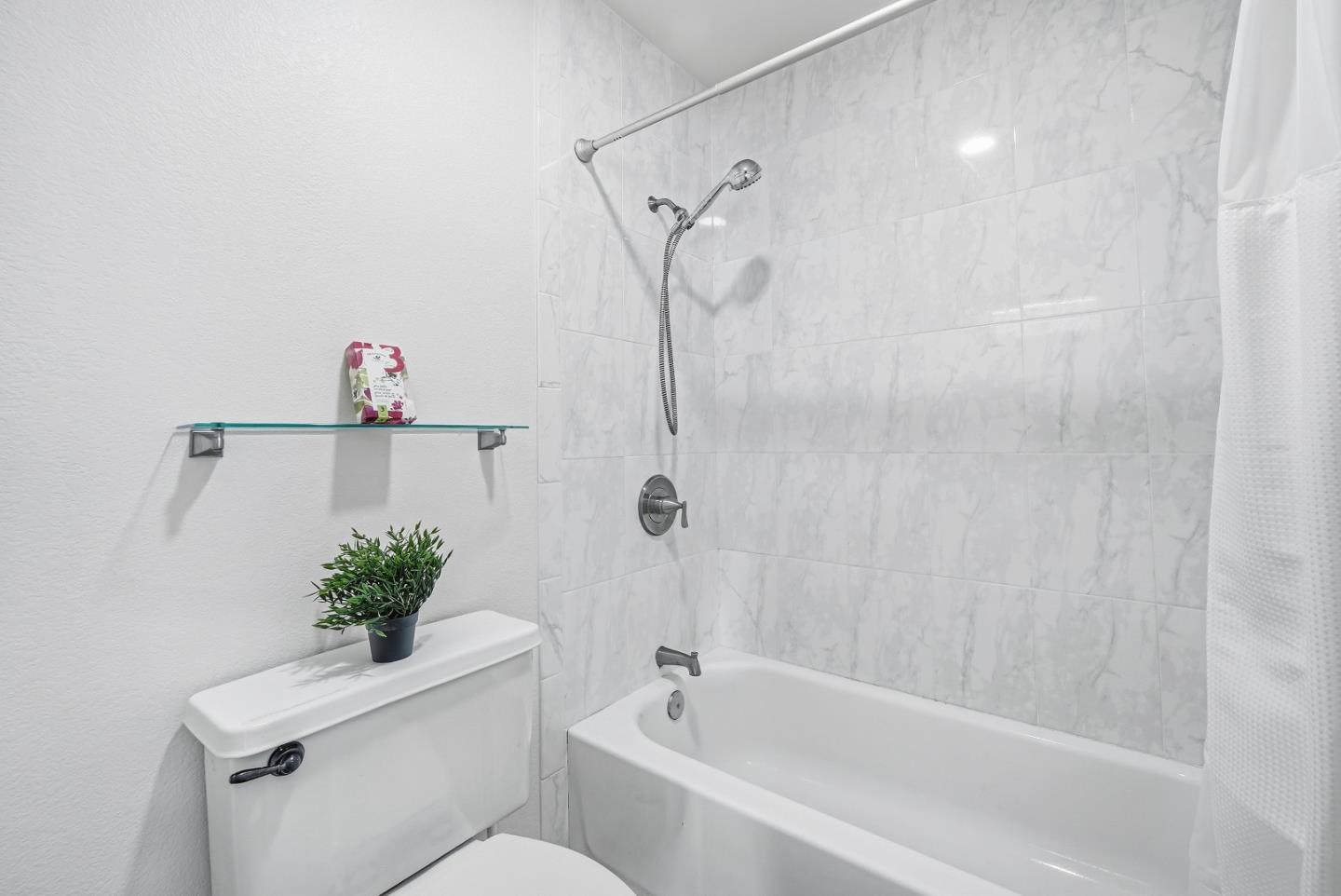 Detail Gallery Image 21 of 39 For 1406 Beringer Ct, San Jose,  CA 95125 - 2 Beds | 2/1 Baths