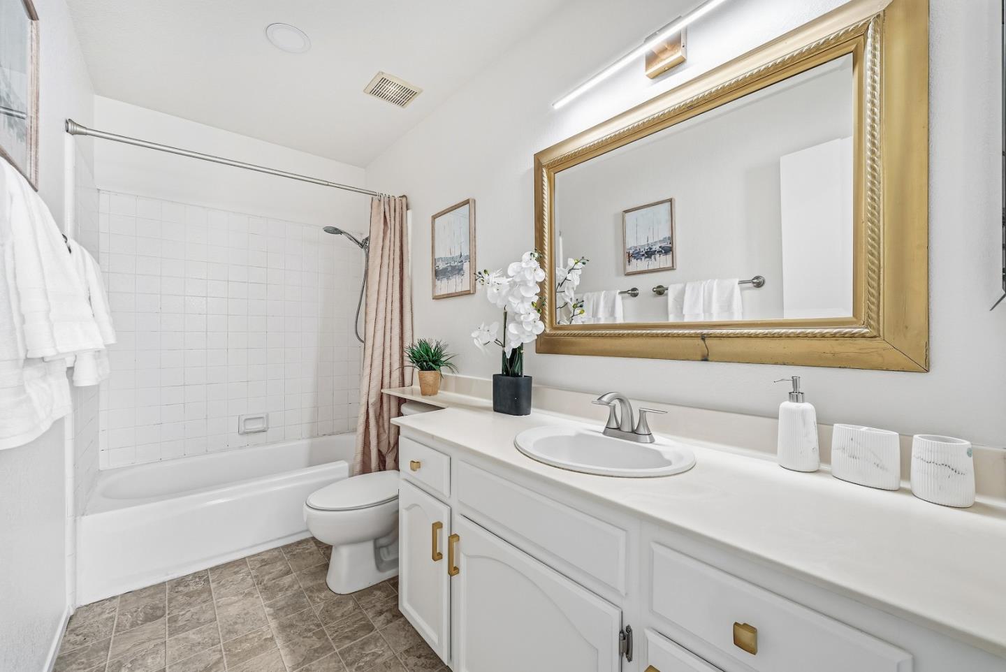 Detail Gallery Image 24 of 39 For 1406 Beringer Ct, San Jose,  CA 95125 - 2 Beds | 2/1 Baths