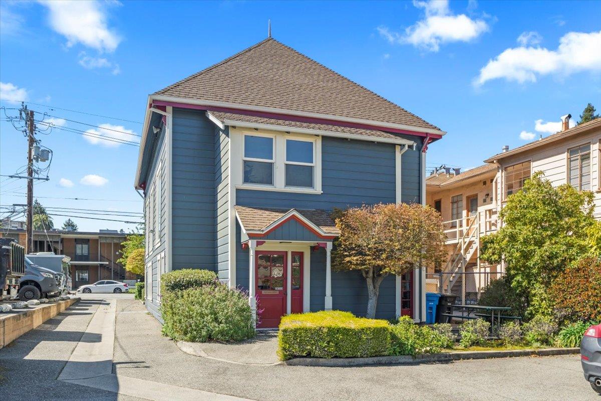 Detail Gallery Image 6 of 6 For 216 N San Mateo Dr, San Mateo,  CA 94401 - – Beds | – Baths