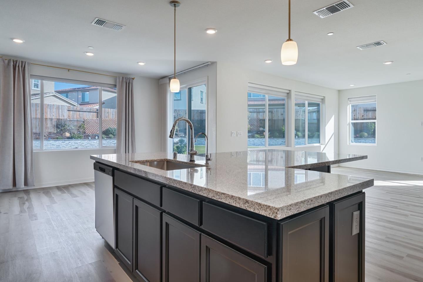 Detail Gallery Image 11 of 51 For 4522 Drowsy Water Way, Folsom,  CA 95630 - 4 Beds | 3 Baths