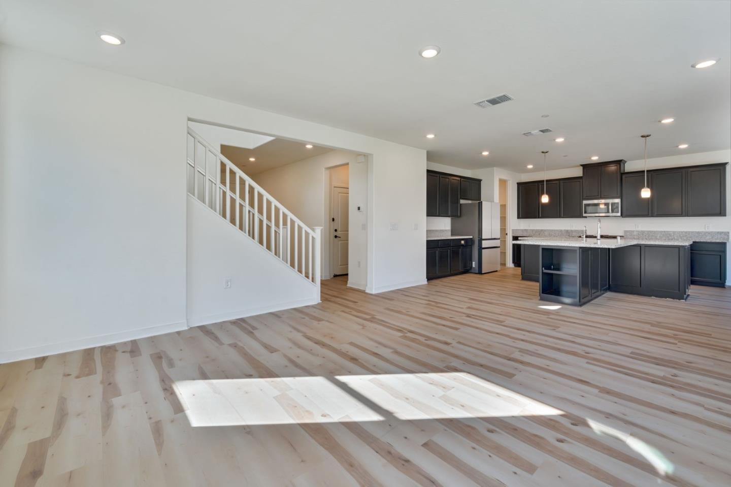 Detail Gallery Image 6 of 51 For 4522 Drowsy Water Way, Folsom,  CA 95630 - 4 Beds | 3 Baths