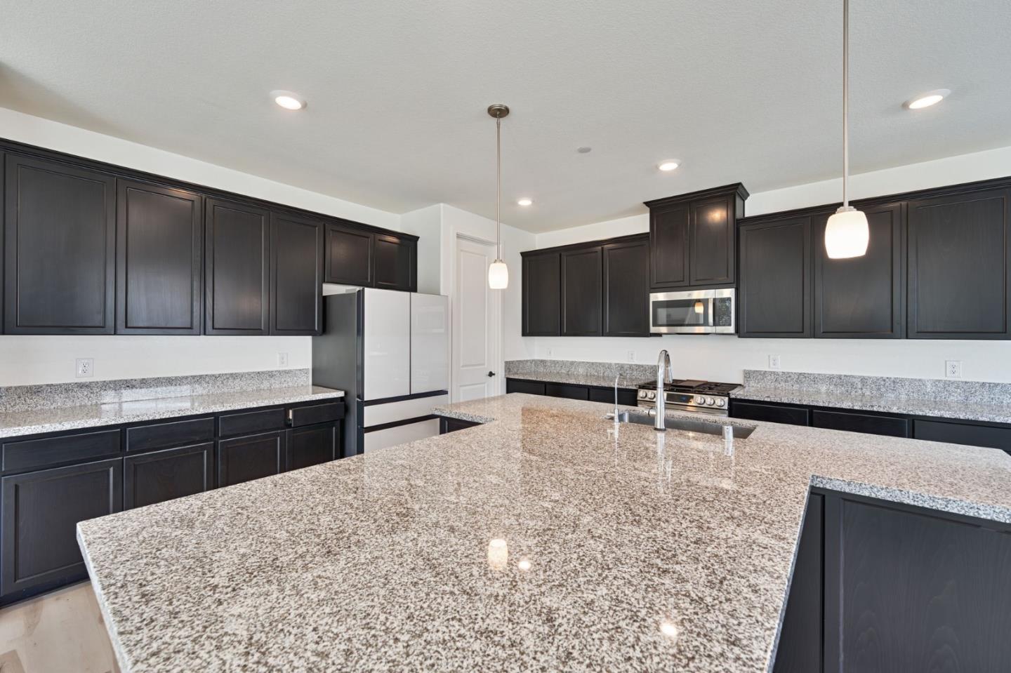 Detail Gallery Image 9 of 51 For 4522 Drowsy Water Way, Folsom,  CA 95630 - 4 Beds | 3 Baths