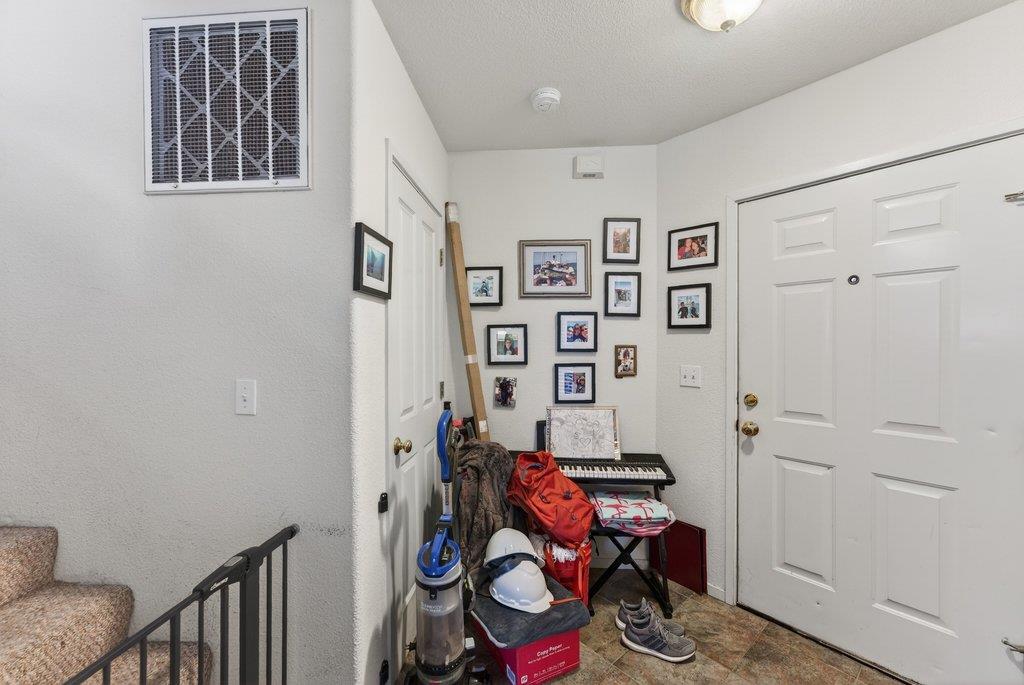 Detail Gallery Image 10 of 19 For 126b Hunolt St, Santa Cruz,  CA 95060 - 3 Beds | 2 Baths