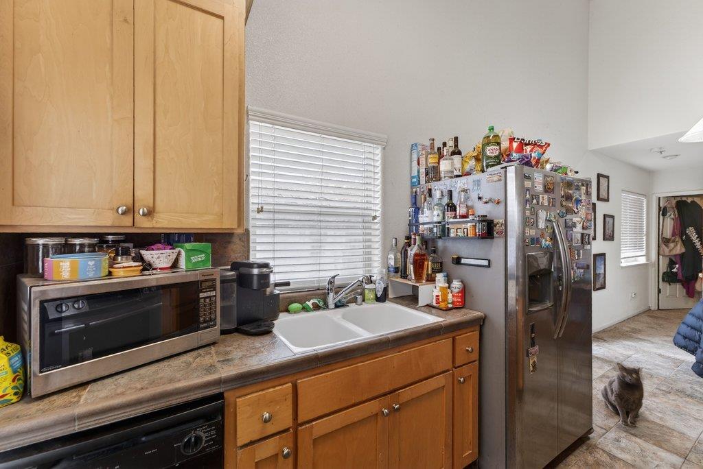 Detail Gallery Image 4 of 19 For 126b Hunolt St, Santa Cruz,  CA 95060 - 3 Beds | 2 Baths