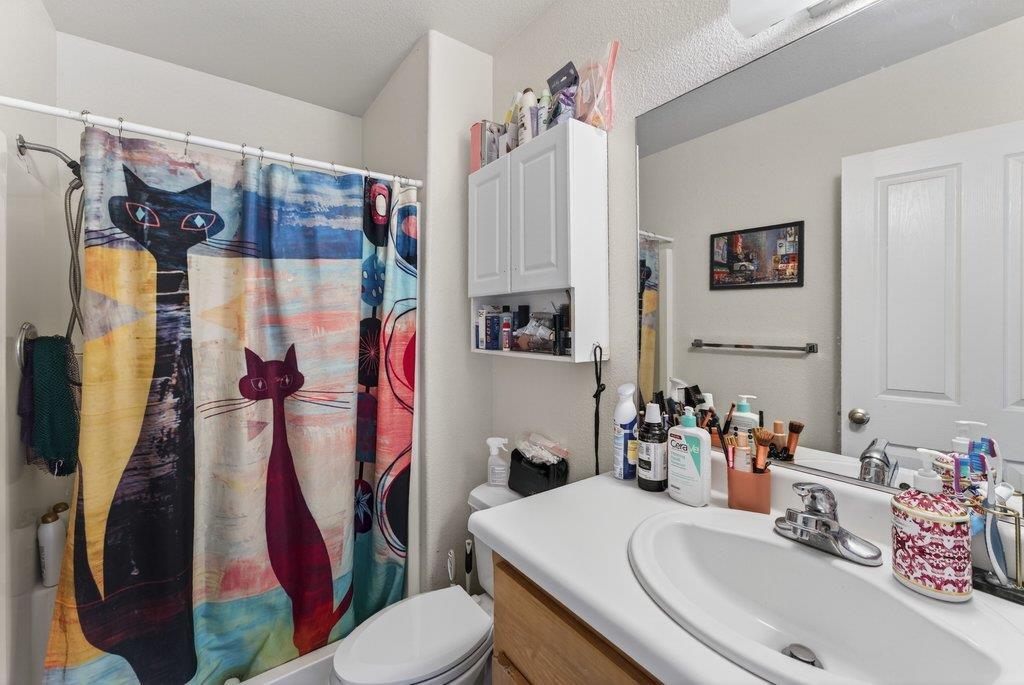 Detail Gallery Image 7 of 19 For 126b Hunolt St, Santa Cruz,  CA 95060 - 3 Beds | 2 Baths