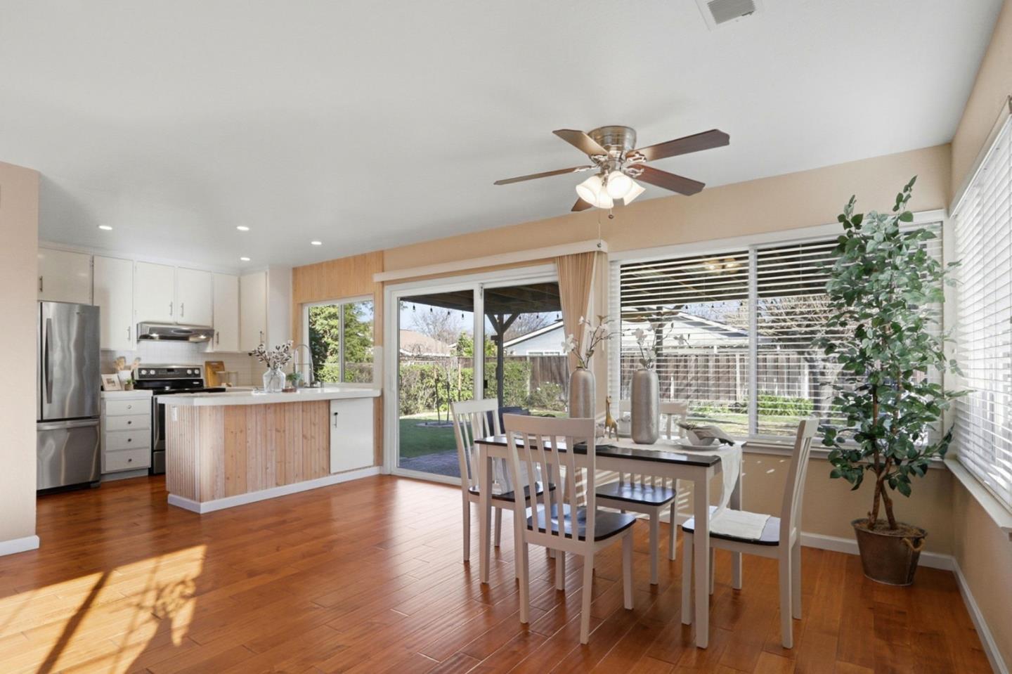 Detail Gallery Image 16 of 31 For 316 Beechvale Ct, San Jose,  CA 95119 - 4 Beds | 2 Baths